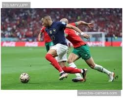 铃木一朗在 2012 年转会洋基，其身披洋基球衣在西雅图登场时全场致敬