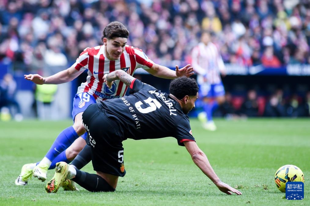 英超战报：利物浦2-1逆转热刺,